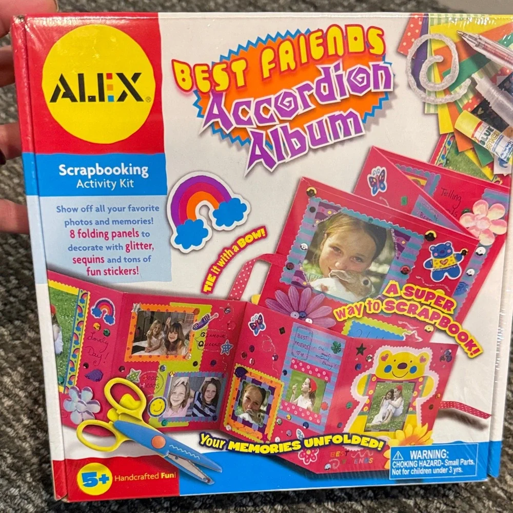 ALEX Best Friends Accordion Album Scrapbooking Kit - Multicolor